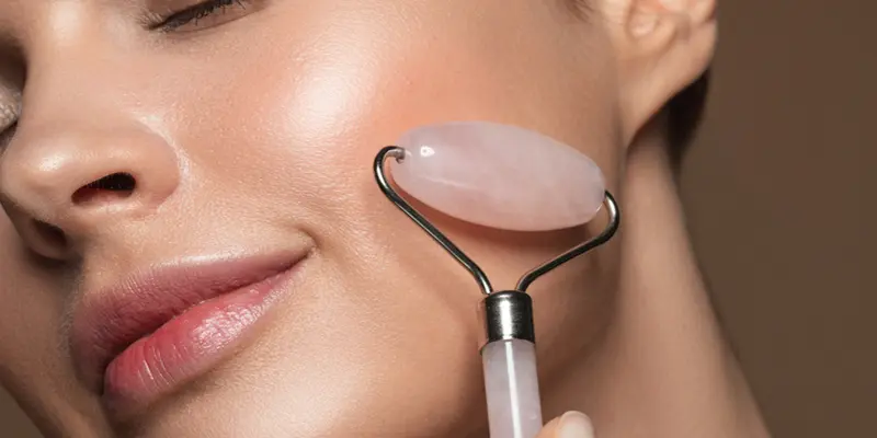 Nâng Cơ Trẻ Hóa Da Ở Đâu Tốt? Giải Pháp Hiệu Quả Cho Da Mặt Chảy Xệ 3 Massage và chăm sóc da tại nhà