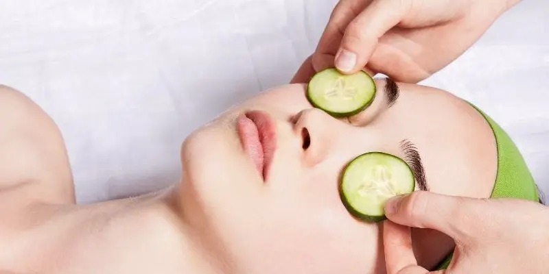 Nguyên nhân bọng mắt dưới là gì? Cách xóa bọng mắt nhanh, tự nhiên và an toàn 4 Cách xóa bọng mắt tại nhà