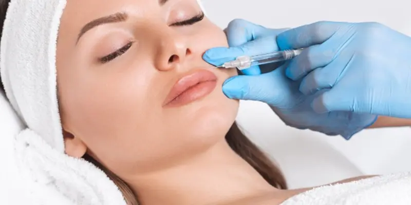 Tiêm Filler xóa rãnh cười 